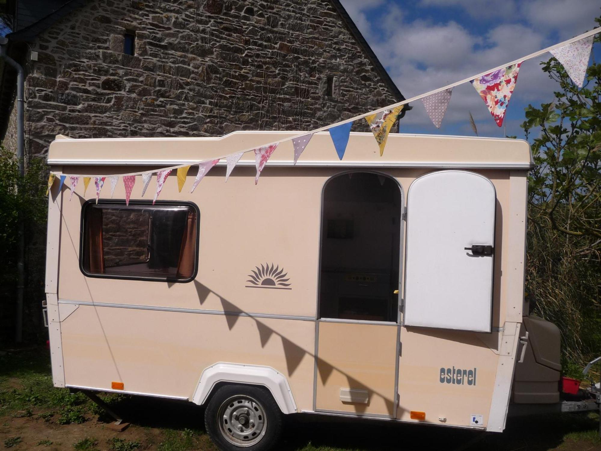 Bretagne Chambre D'Hotes Suite 53M2 Et Caravane Vintage Avec Cuisine Et Salle De Bains Privees Brittany B&B 53M2 Suite And Vintage Caravan Glamping With Private Kitchen And Bathroom Pleumeur-Gautier Luaran gambar