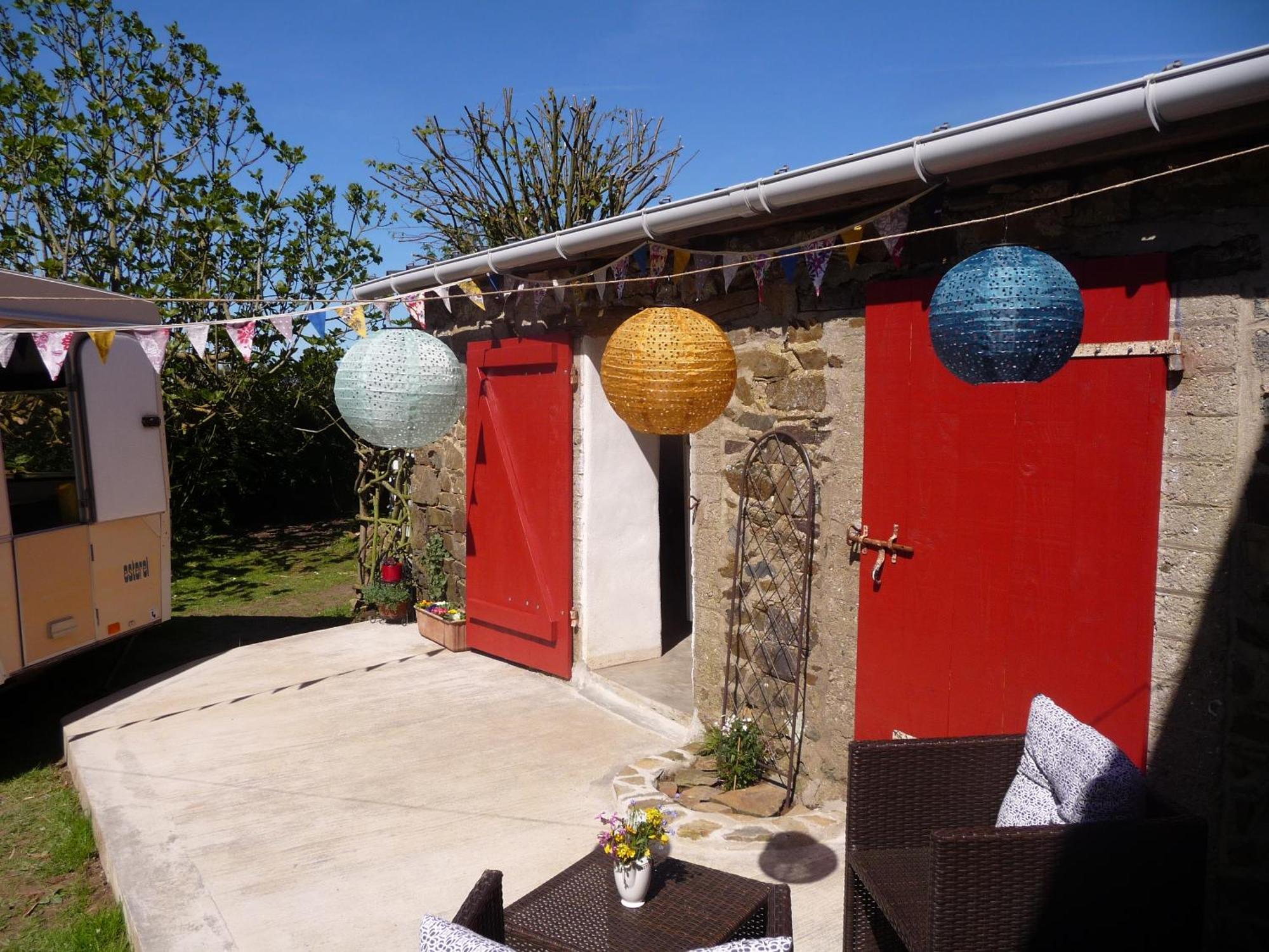 Bretagne Chambre D'Hotes Suite 53M2 Et Caravane Vintage Avec Cuisine Et Salle De Bains Privees Brittany B&B 53M2 Suite And Vintage Caravan Glamping With Private Kitchen And Bathroom Pleumeur-Gautier Luaran gambar