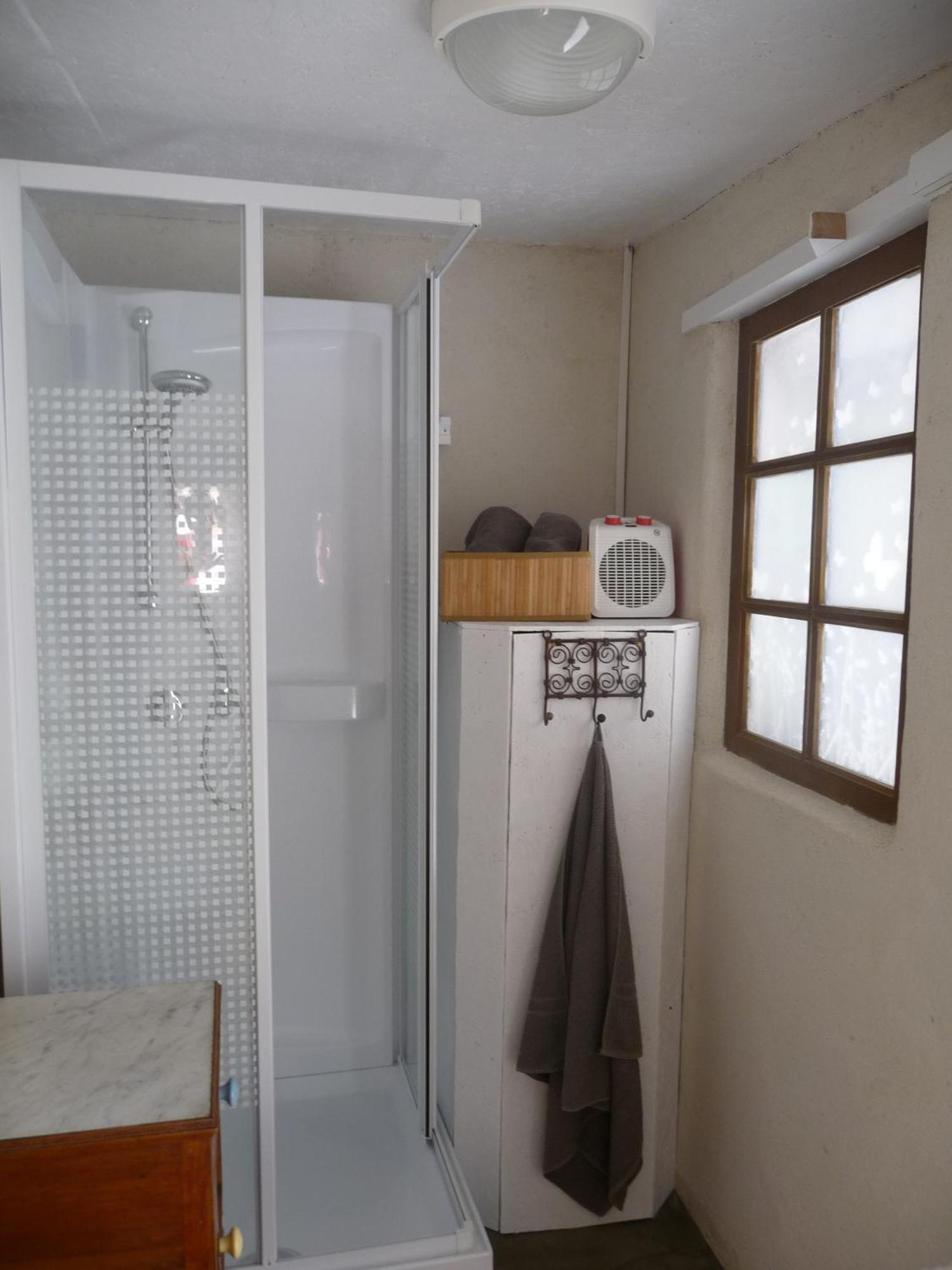 Bretagne Chambre D'Hotes Suite 53M2 Et Caravane Vintage Avec Cuisine Et Salle De Bains Privees Brittany B&B 53M2 Suite And Vintage Caravan Glamping With Private Kitchen And Bathroom Pleumeur-Gautier Luaran gambar